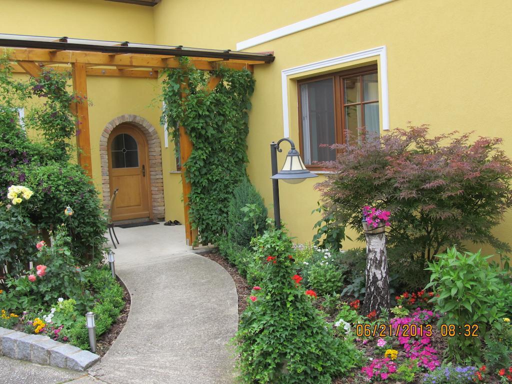 Апартаменти Haus Resi Staatz Номер фото